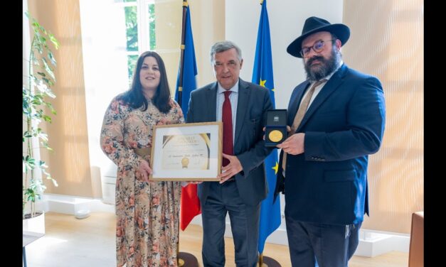 Le Beth Habad 77 a reçu la Médaille d&rsquo;Honneur du Travail du Département de Seine-et-Marne